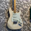 Squier II Standard Stratocaster with Maple Fretboard (Made in Korea) 1989 - 1992 - Frost White
