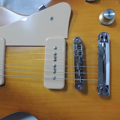 2011 Gibson 60's Tribute Les Paul Studio Electric Guitar (P90 Pick ups) w/ gig bag. Honeyburst image 14