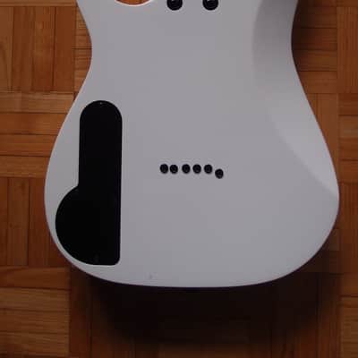 Ibanez PGMM31-WH Paul Gilbert Signature miKro - White image 8