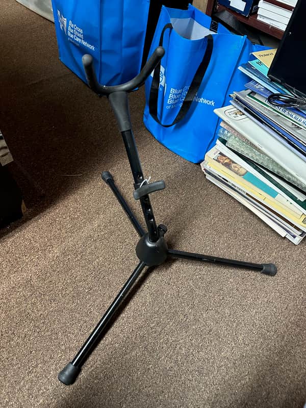 Used K&M 14300 Alto or Tenor Saxophone Stand Local Pickup image 1