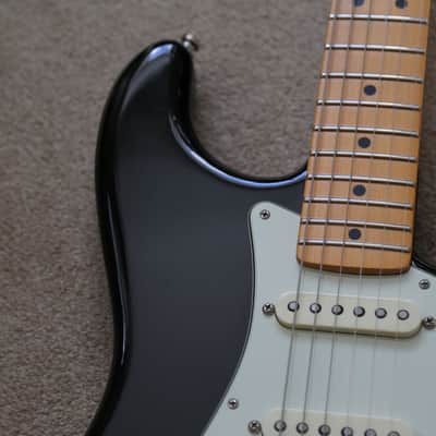 Fender The Edge Artist Series Signature Stratocaster 2016 - 2019 - Black image 16