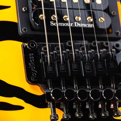 2011 Kramer Pacer Vintage Electric Guitar – Tiger Finish – Floyd Rose – Seymour Duncan JN / JB image 13