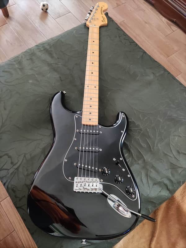 fender squier stratocaster made in Japan SQ serial 1983-1984 rare vintage post JV image 1