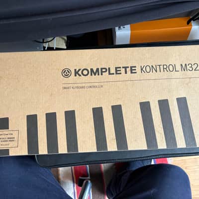 Native Instruments Komplete Kontrol M32 2019 - Black image 4