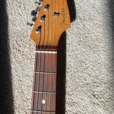 Fender Vintera '60s Stratocaster with Pau Ferro Fretboard 2019 - Present - 3-Color Sunburst image 7