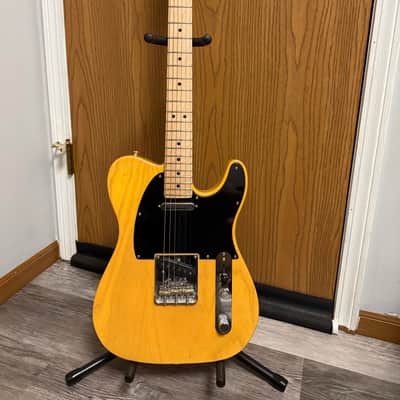 Fender American Professional Telecaster, Maple Fretboard , Butterscotch Blonde With Molded Case image 4