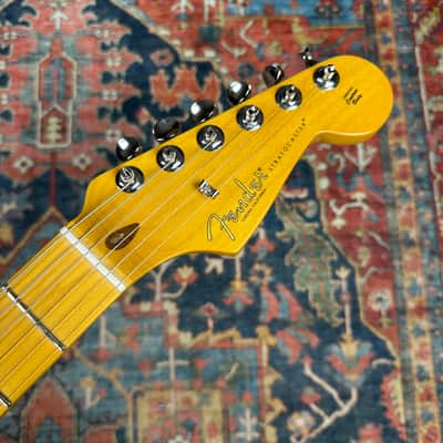 Fender USA Professional Classic Stratocaster 3 Tone Sunburst - 2025 image 2