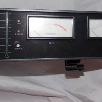 Mackie 32-8 mixer meter bridge image 2