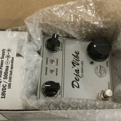 Fulltone Custom Shop Mini Deja'Vibe Mk II Rotary Speaker Pedal made in CA NOS