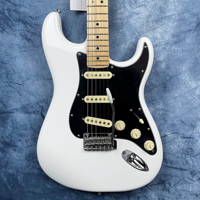 Fender Player Strat Polar White MN +Black Pickguard & Tex-Mex SSS upgrade image 1