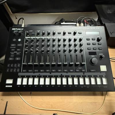 パーカッション・打楽器 ROLAND TR-8S Roland TR-8S Drum Machine