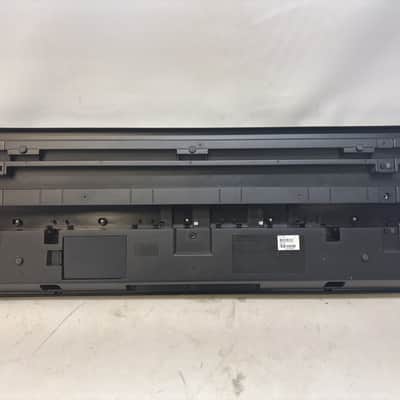 Yamaha YPT270 61-Key Portable Keyboard With Power Adapter image 3