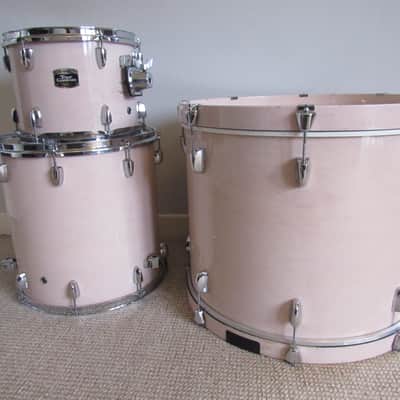 Yamaha Tour Custom Maple Drum Kit in Sakura White (Pink). 22,12,16 - Roadworn image 7