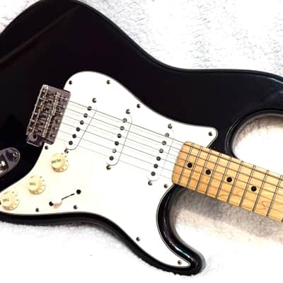 2000 Fender Standard Stratocaster, Black w/ Maple, MiM, Exceptional Condition! image 2
