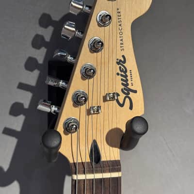 Squier FSR Bullet Stratocaster 2021 - Red Sparkle image 5