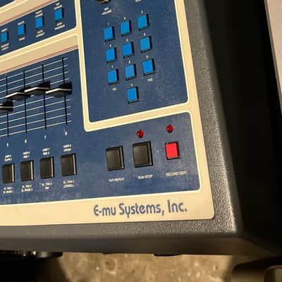 E-MU Systems SP-12 turbo 8-Voice Drum Sampler 1985 - 1987 - Blue image 7