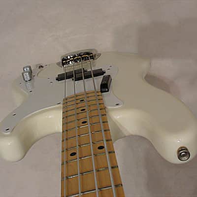 Vintage 1980's Bradley P bass 4 string Electric Bass Guitar made in Japan  Gloss White image 9