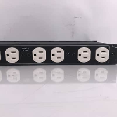 Middle Atlantic Products Rackmount Power Center 8-Outlet PD-915R image 7