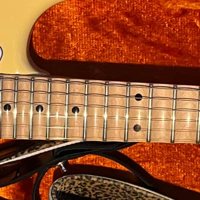Fender Yngwie Malmsteen Artist Series Signature Stratocaster with Maple Fretboard 2007 - Present - Vintage White image 10