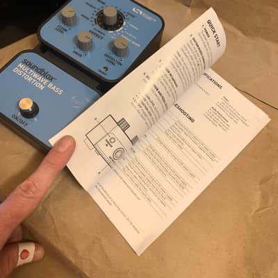 Source Audio Soundblox Bass Multiwave Distortion SA125 MINT in box with users manual image 11