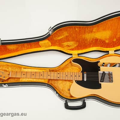 70's MIJ Ibanez/Greco Strat/Tele Gold Plush interior Hardcase image 3