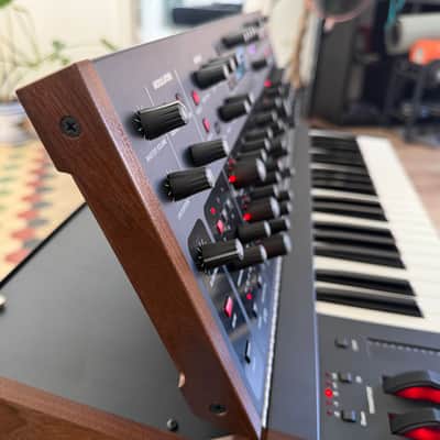 Sequential Pro 3 SE 37-Key 3-Voice Monophonic / Paraphonic Synthesizer 2020 - Present - Black with Wood Sides image 10