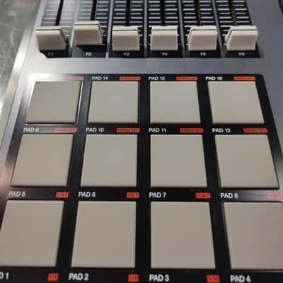 Akai MPD26 2010s - Gray image 2