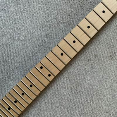 Ibanez Short Scales Guitar Maple Wood Neck, 24 Frets Fingerboard image 4
