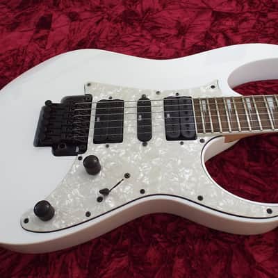 Details about  Ibanez Rg 350 White Body Sharktooth Neck RG350 Edge Zero Bridge Guitar image 2