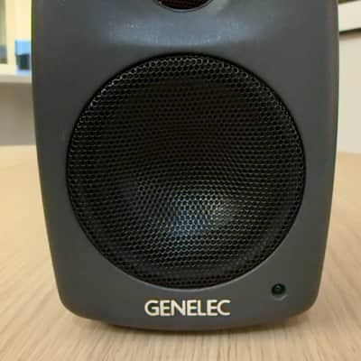 Genelec 6010A 3" Powered Nearfield Studio Monitor (Pair) 2008 - 2012 - Gray image 3