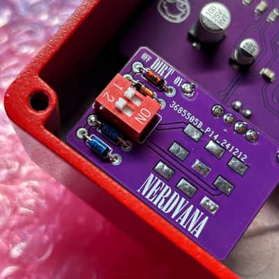 Nerdvana  X 2025 - Red matte sand image 2