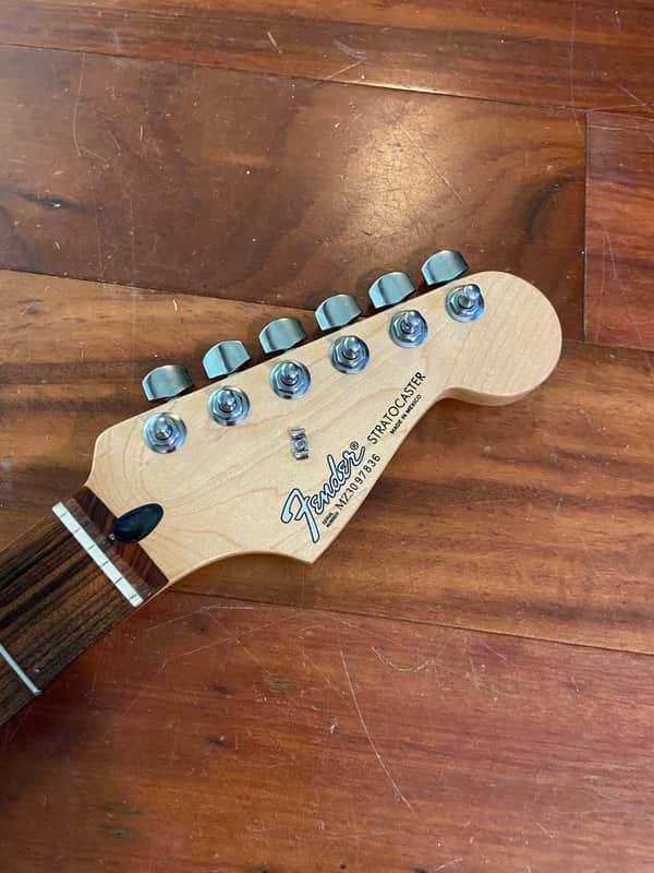 2003 MIM Fender Stratocaster Standard Strat Rosewood Maple Neck Tuners Plate image 1