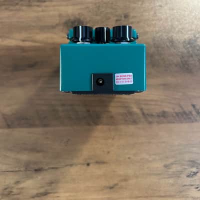 Boss TR-2 Tremolo (Silver Label) 1997 - Present - Green image 2