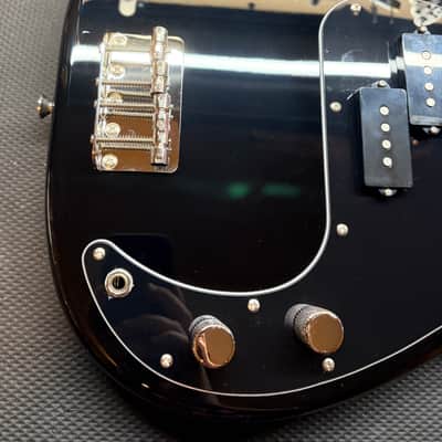 Squier Classic Vibe Precision Bass Body Loaded Black image 2