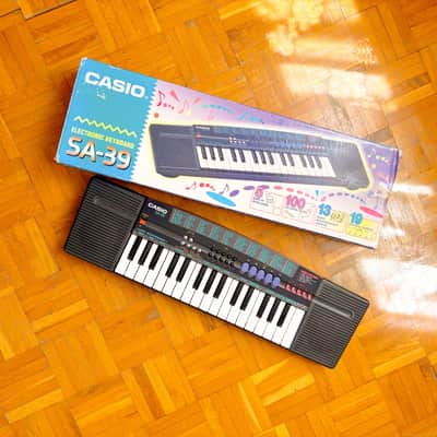 Casio SA-39 Tone Bank (Taiwan, 1997) - Vintage 32-Keys Mini Keyboard Synthesizer with original Box! Rare! image 5