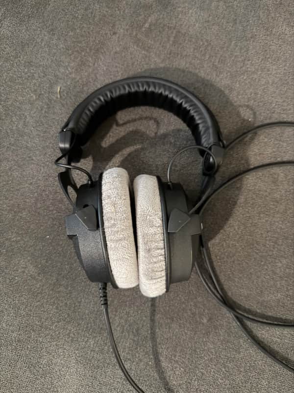 Beyerdynamic DT 770 Pro 80 Ohm - with case image 1