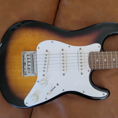 Squier Mini Stratocaster 3/4 Size Tobacco Sunburst 2018 Indonesia image 2
