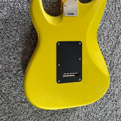 Fender American Ultra II Stratocaster HSS with Maple Fretboard 2024 - Present - Solar Flare image 4