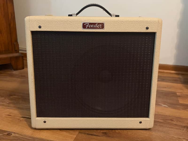Fender Blues Junior 15-Watt 1x12" Guitar Combo 1997 - 2001 - Black image 1