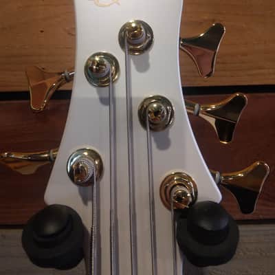 Ibanez - BTB605MLM | Workshop Series Five String Bass / Pearl White Matte image 4