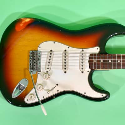 Fender Stratocaster 1967 Super Rare! - 3-color Sunburst image 1