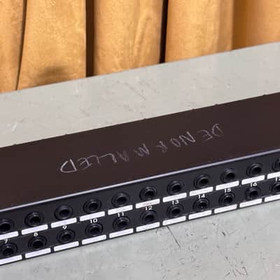 REAN 48 point patch bay image 3