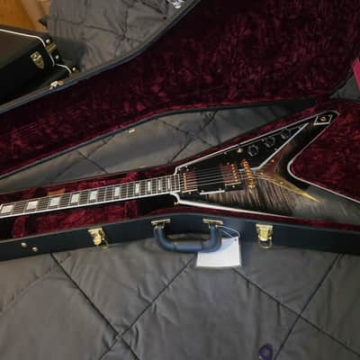 Gibson Custom Shop Flying V Custom - Cobra Black Curly Flame Top - 7.1 lbs - image 2