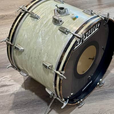 Ludwig 20 inch bass drum 3 ply 70s  - White marine pearl image 3