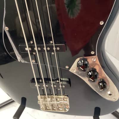 Squier Classic Vibe '70s Jazz Bass - Black image 4