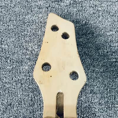 4 String Electric Bass Maple Neck, Rosewood 24 Frets Fingerboard image 2