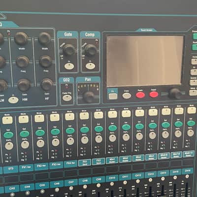 Allen & Heath QU-16 16-Channel Digital Mixer 2013 - Present - Black image 3