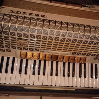 Hohner Atlantic IV De Luxe 1970s - White / Gold Accordion Full Size image 3