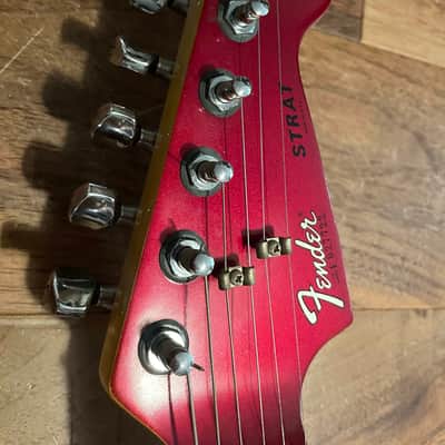 Fender The Strat 1980 - 1983 -   Rosewood Fretboard, Candy Apple Red image 5
