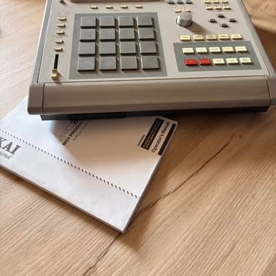 Akai MPC3000 with the original manual + multicore + new floppies + coaxial cable image 2